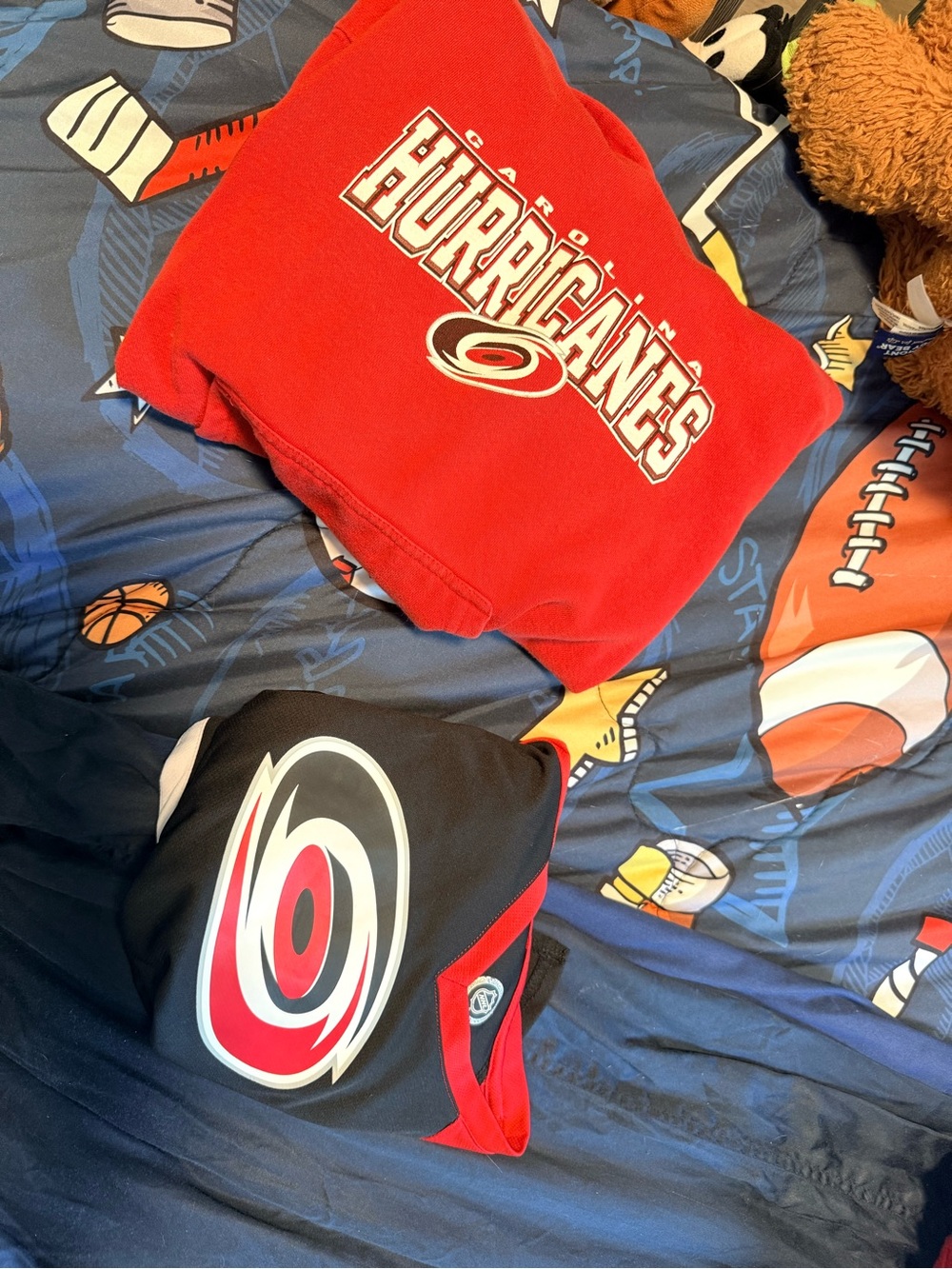Kids size 7 Carolina hurricanes lot